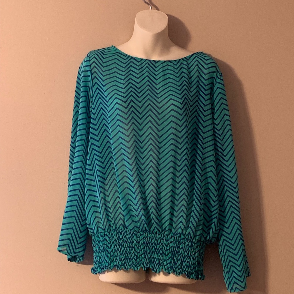 ⭐️3/$10 Metaphor Sheer Chevron Top